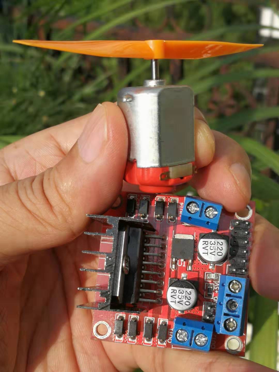  【雕爷学编程】Arduino动手做（94）---L298N电机驱动板